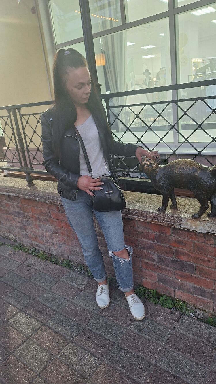  ,   Elena, 42 ,   , c 