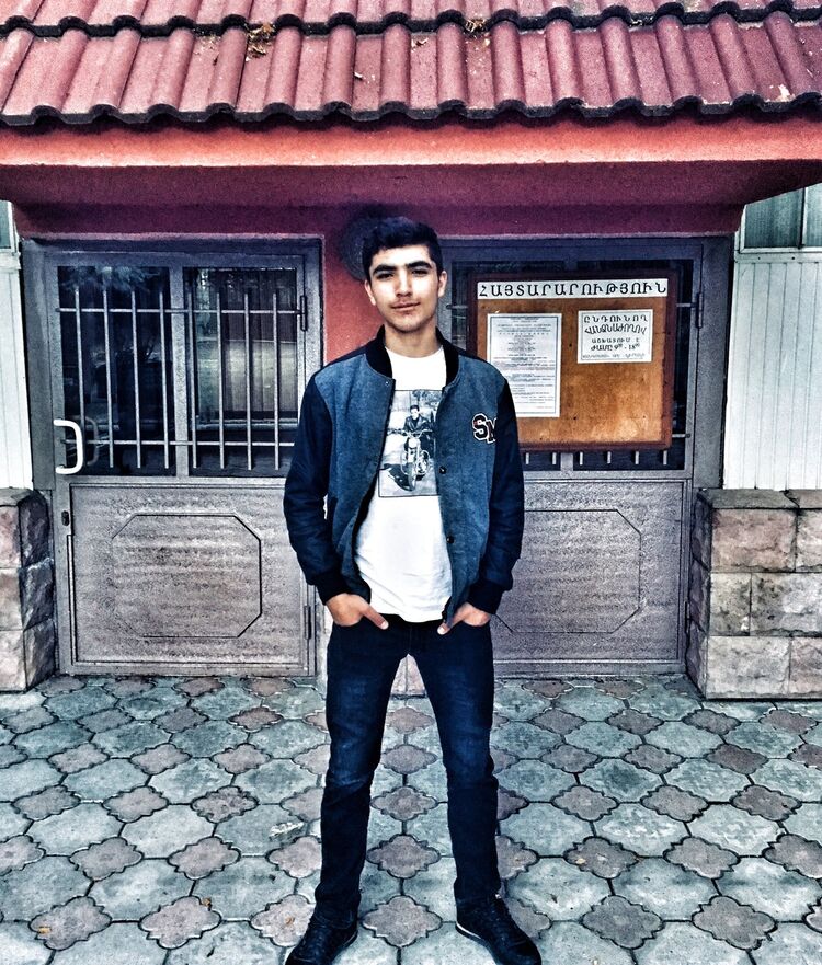  17519860  Vahe, 29 ,    