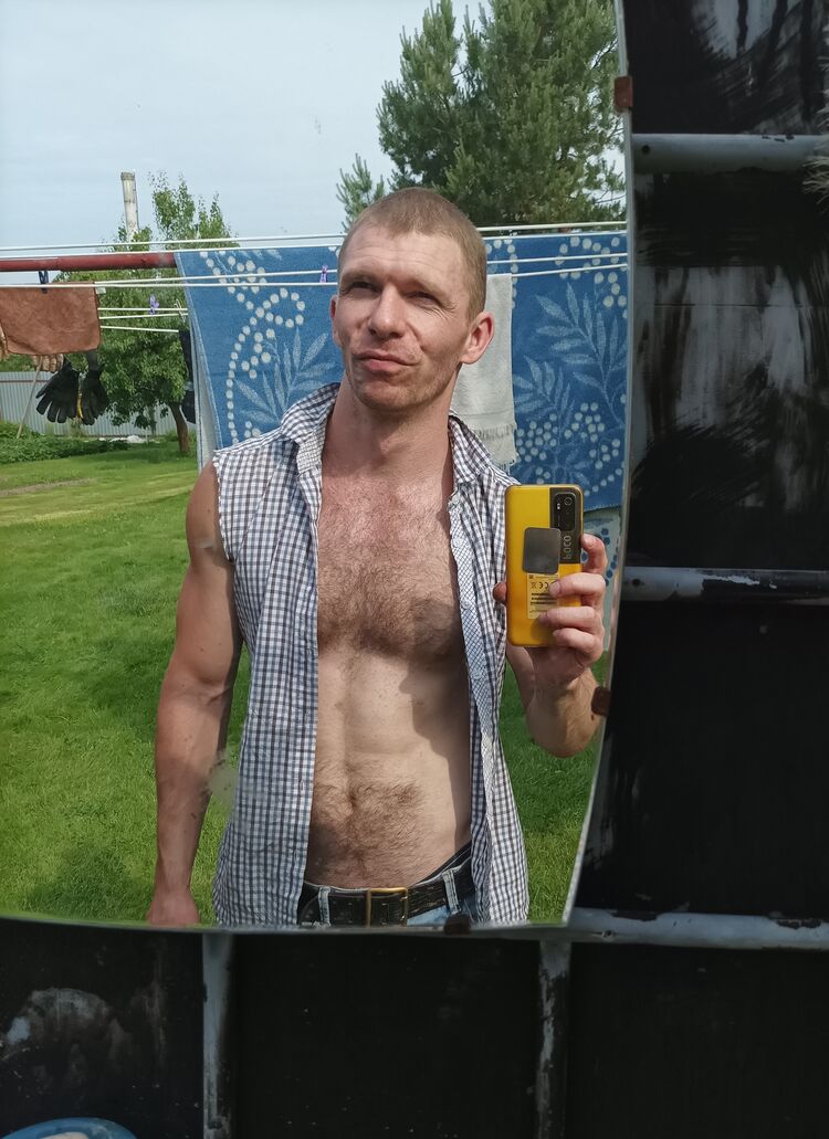  54250510  Alexander, 32 ,    