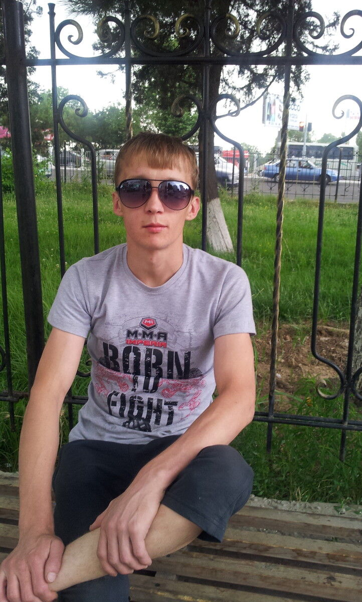  ,   Ruslan, 37 ,   ,   , c 