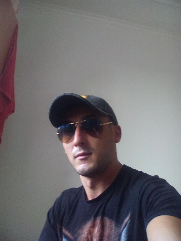  ,   Sergiu, 32 ,   ,   , c 