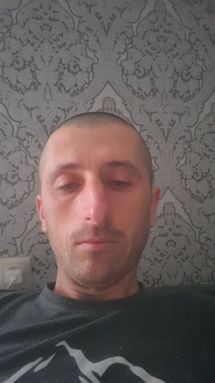  48093490  DF, 33 ,    