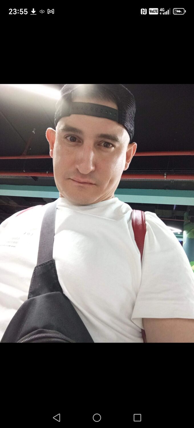  49831110  Lekar, 38 ,    