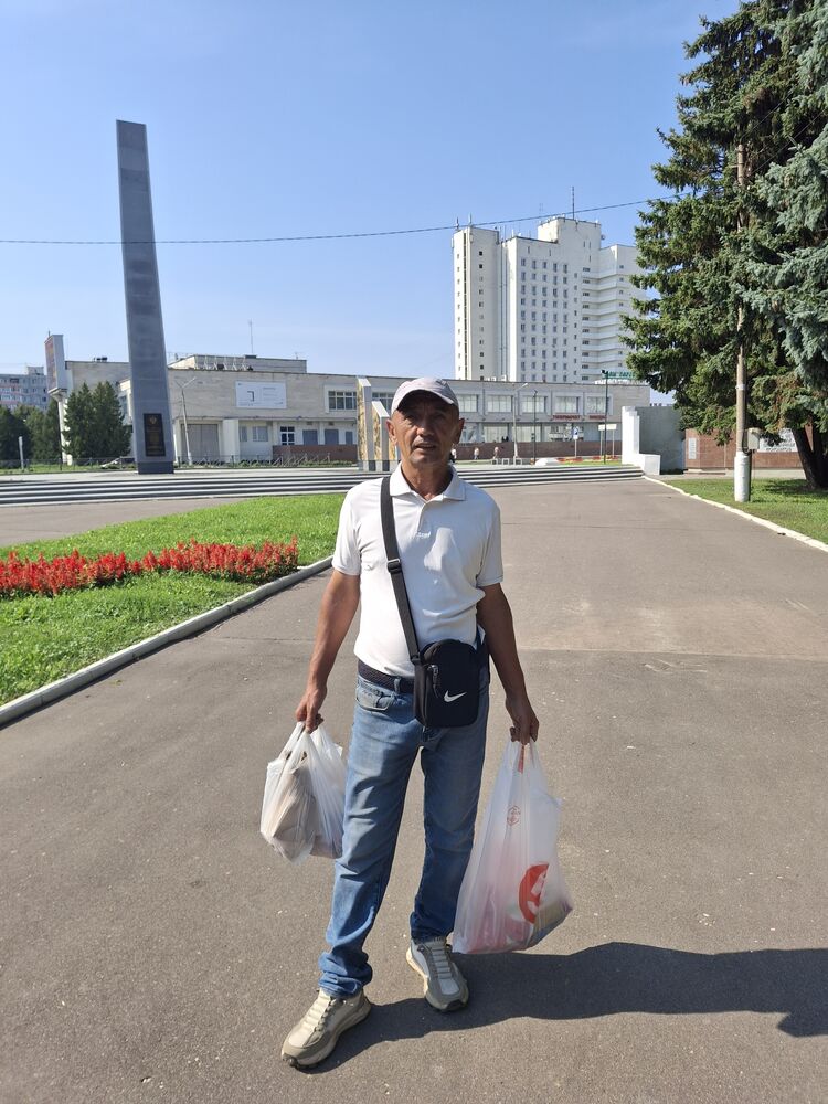  51499210  Muydin, 52 ,    