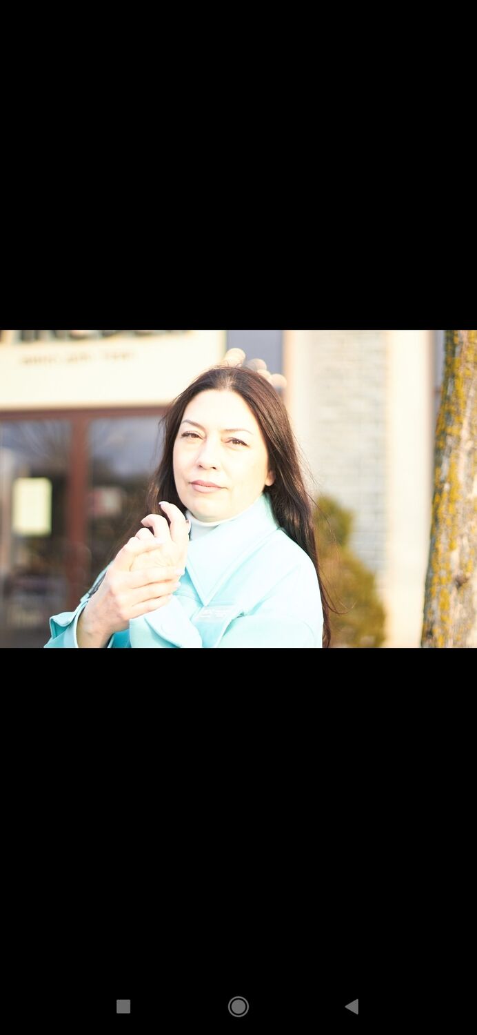  51625230  Evgenia, 46 ,    