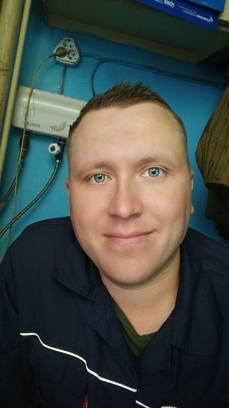  46709370  , 35 ,    