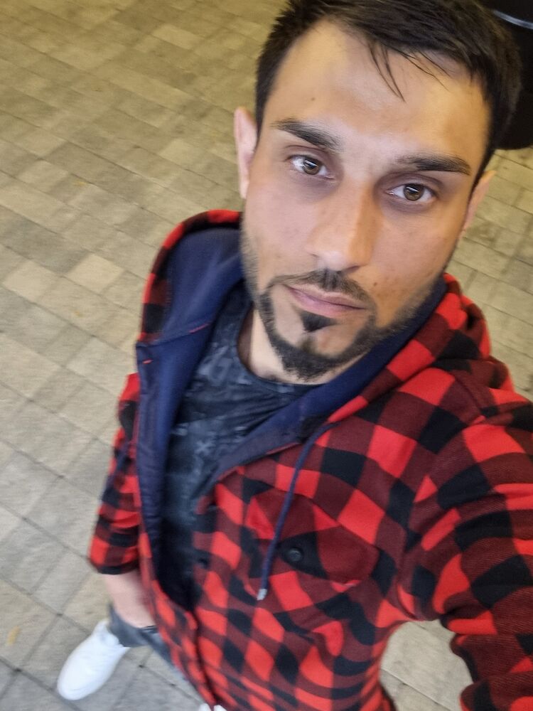  47721560  Pavel, 31 ,     