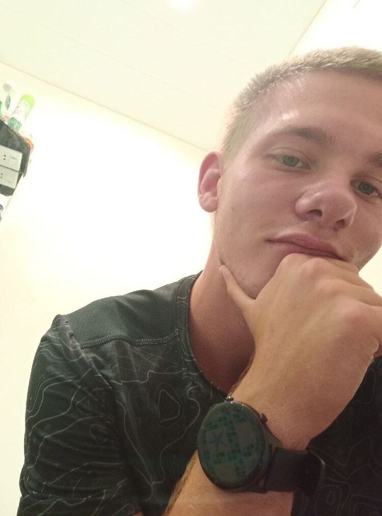  ,   Felix, 21 ,   ,   