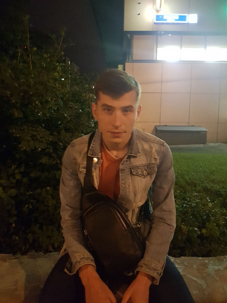  48025980  , 28 ,    