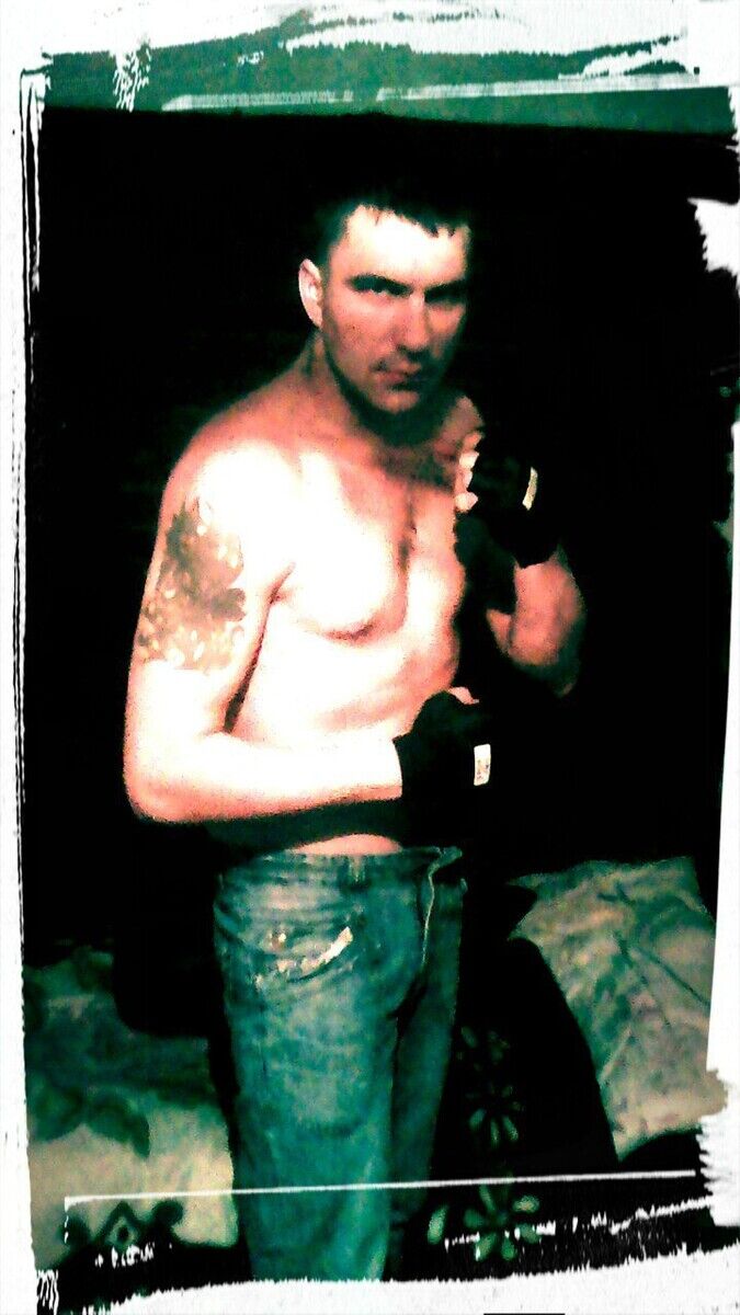  21434600  Alex, 35 ,    
