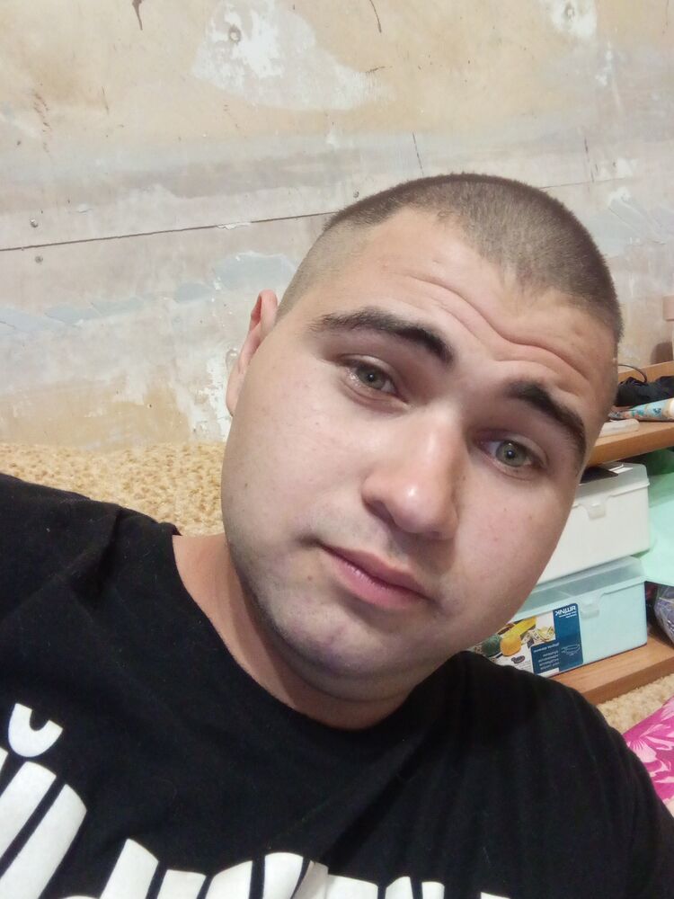  38538370  Ivan, 30 ,    