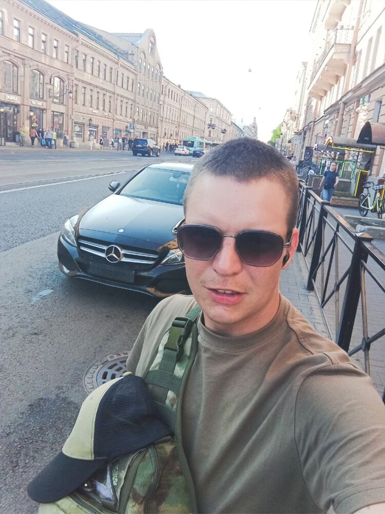  45250140  Ilya, 29 ,    