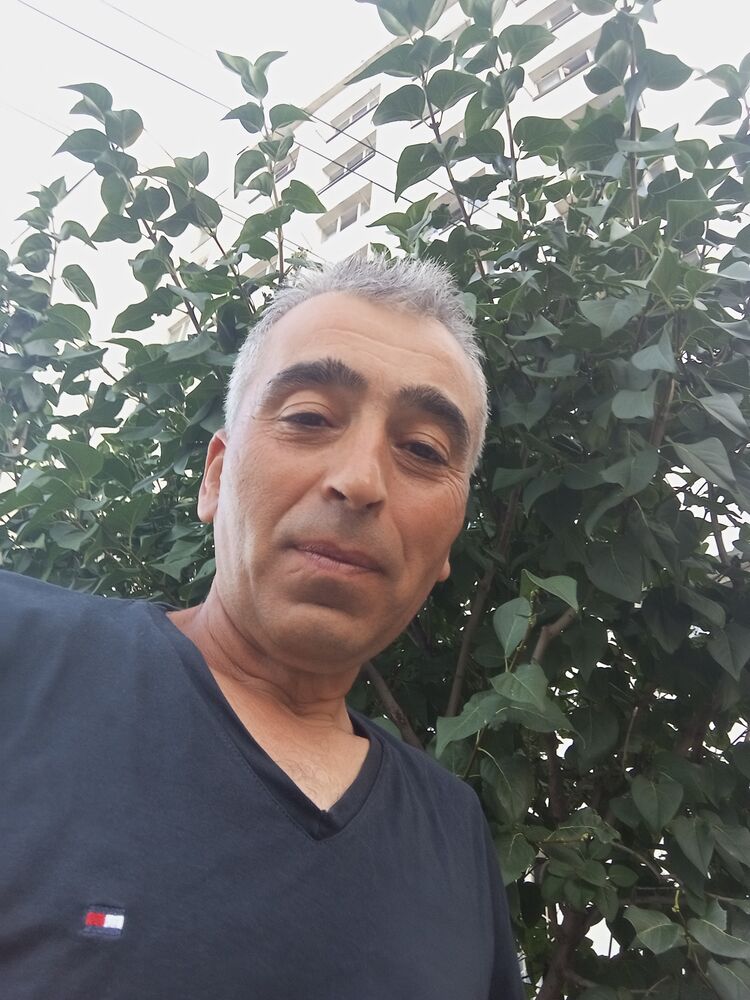  52969760  Aslan, 47 ,    