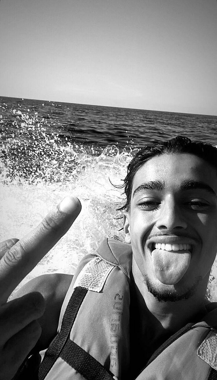  53342170  Abderrahim, 22 ,    