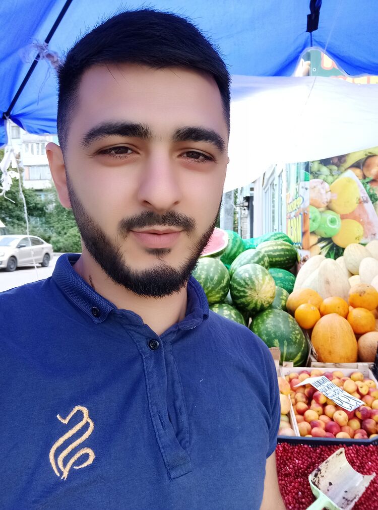  ,   Emin, 27 ,  