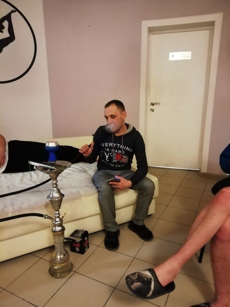  18865660  , 43 ,    