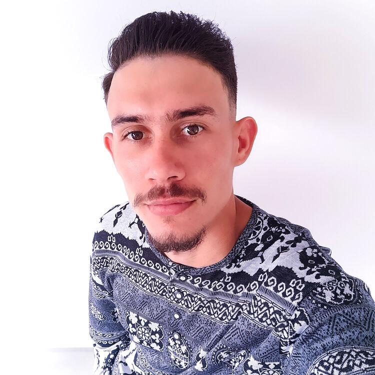  24300160  Johan Bello, 28 ,    Montenegro