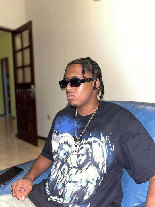  47363860  Willy, 22 ,    