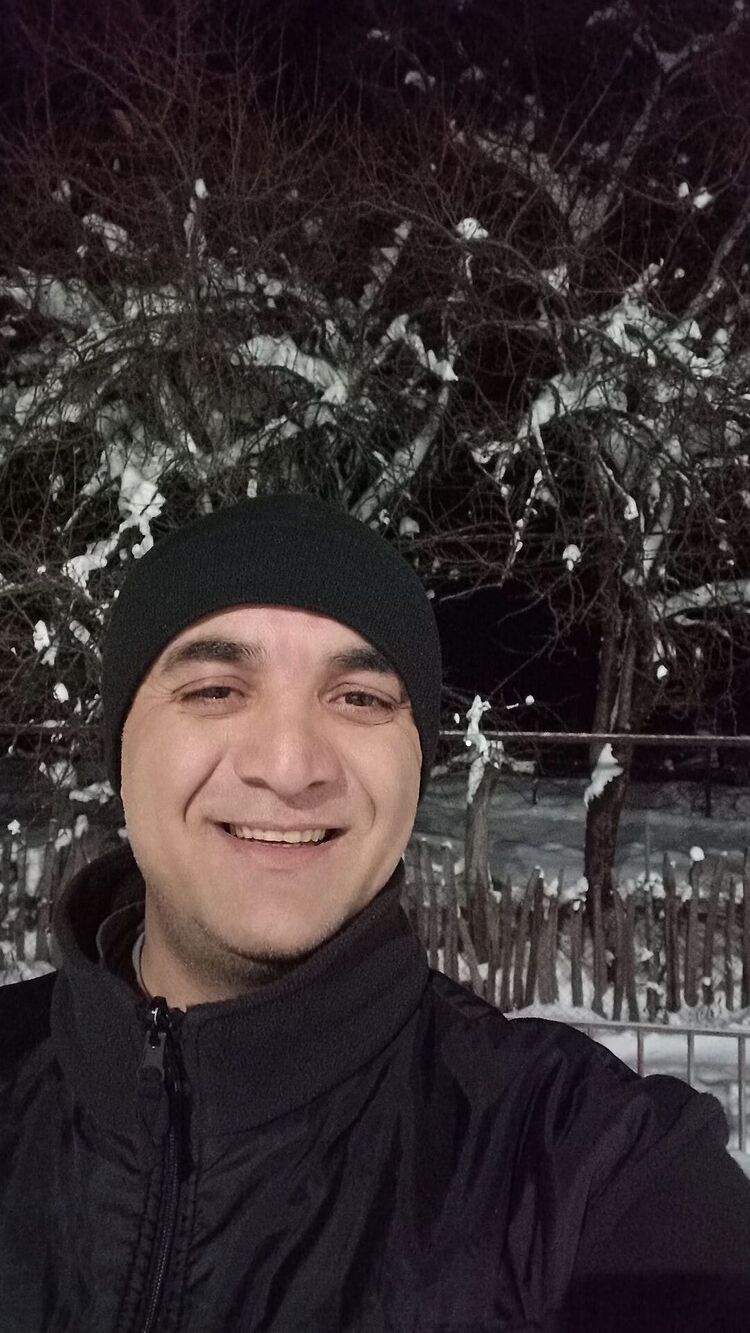  46478160  Valera, 43 ,    