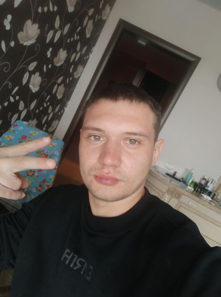  53868740  IVAN, 28 ,    