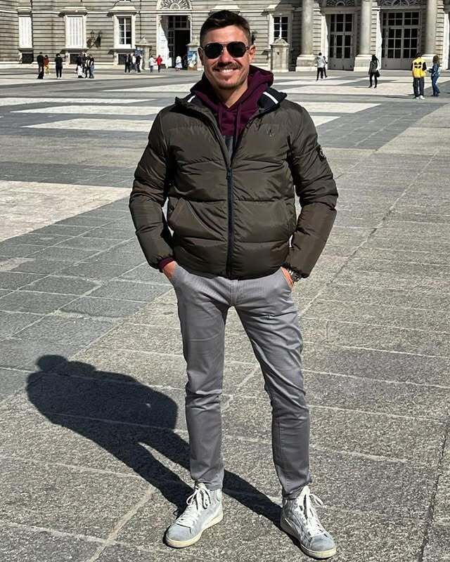  48789250  , 39 ,    