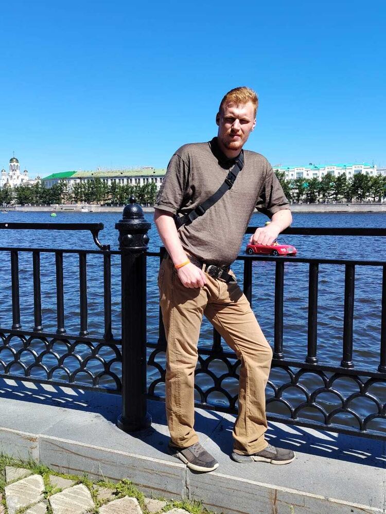  53780260  Georg, 26 ,    