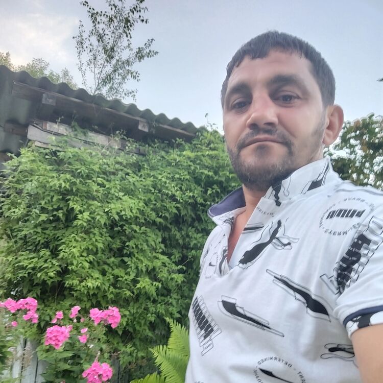  46586830  Yalcin, 43 ,    