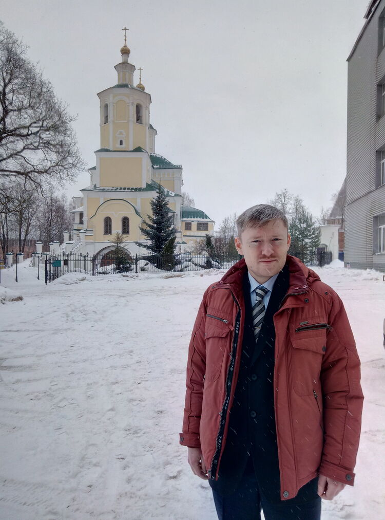  40986920  Alexander, 33 ,    