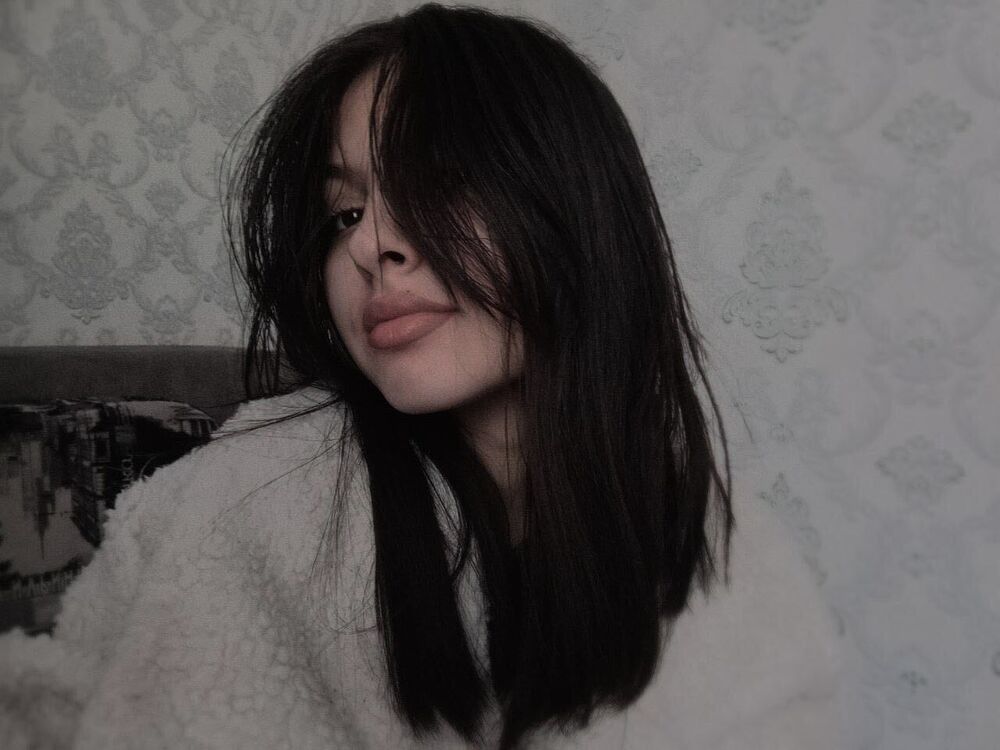  42222950  Milana, 23 ,    