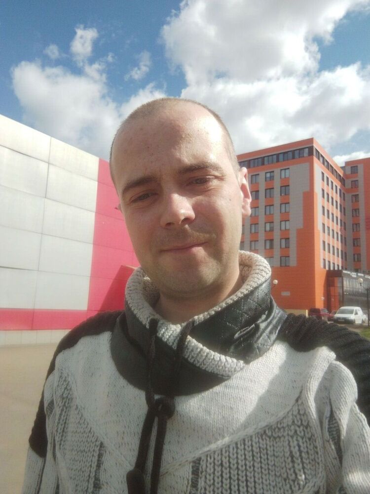  42526010  Evgeny, 35 ,    