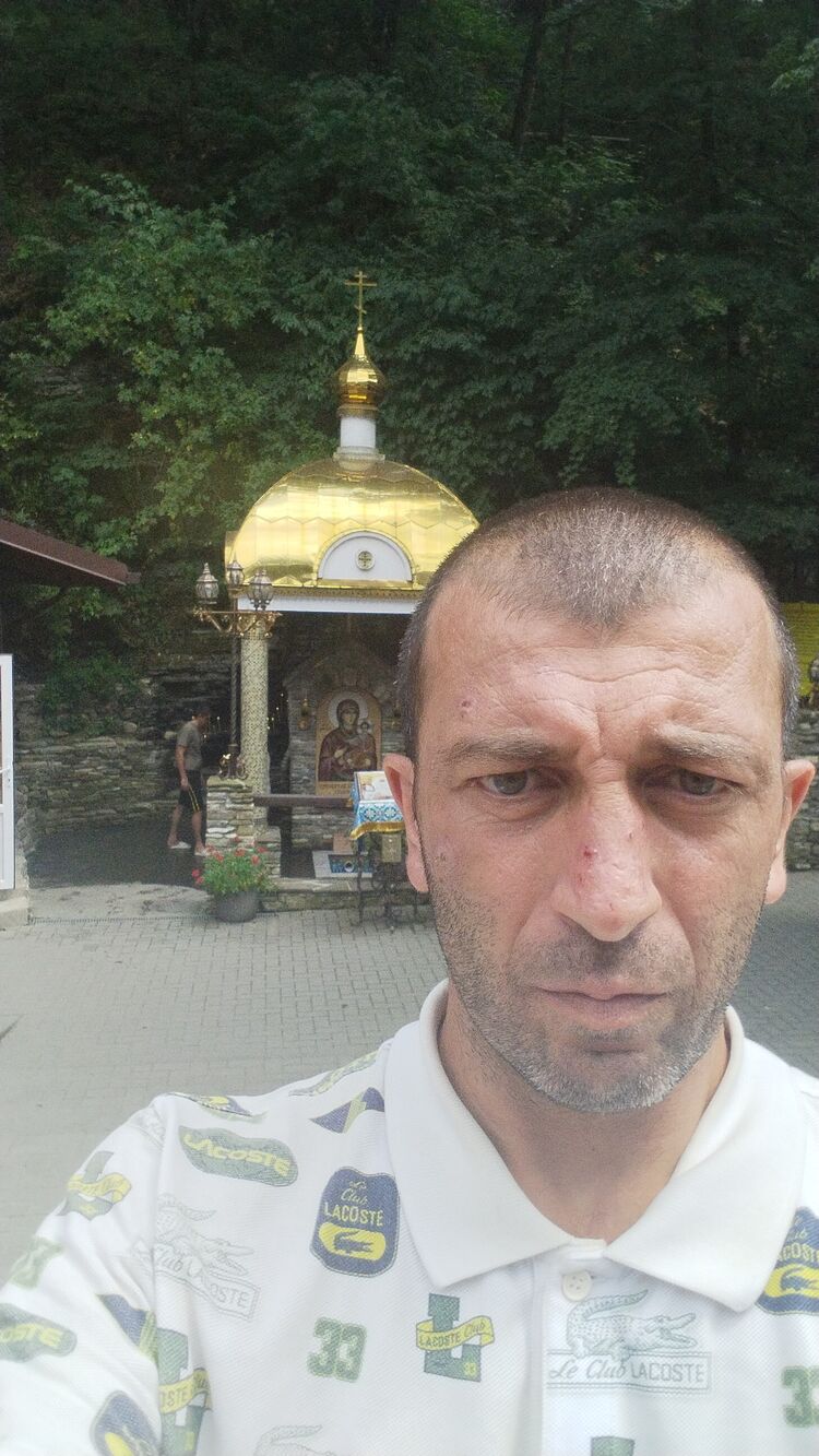  52885800  Arman, 42 ,    