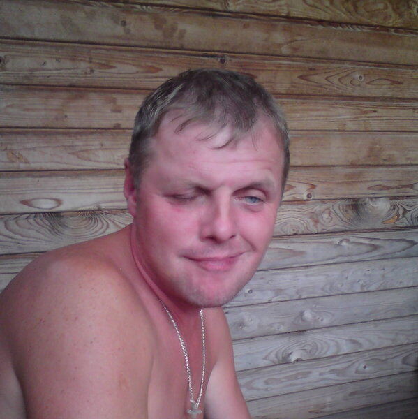  44705660  Vlad, 60 ,    