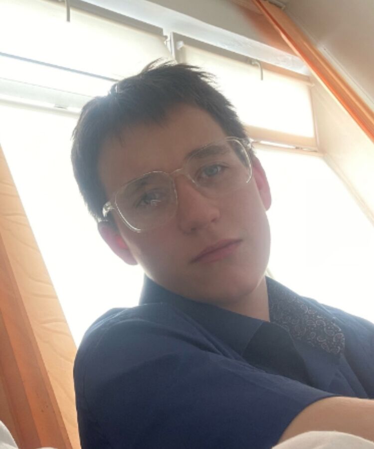  45695980  , 20 ,    