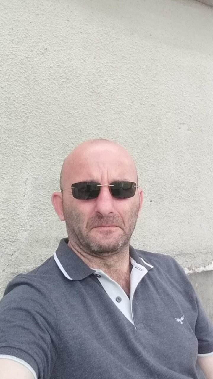  54222000  Daviti, 51 ,    