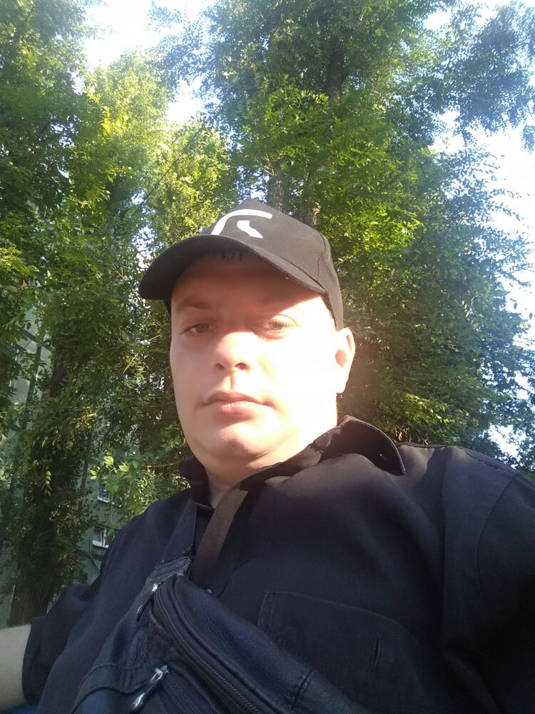  26079610  Vitasik, 39 ,    