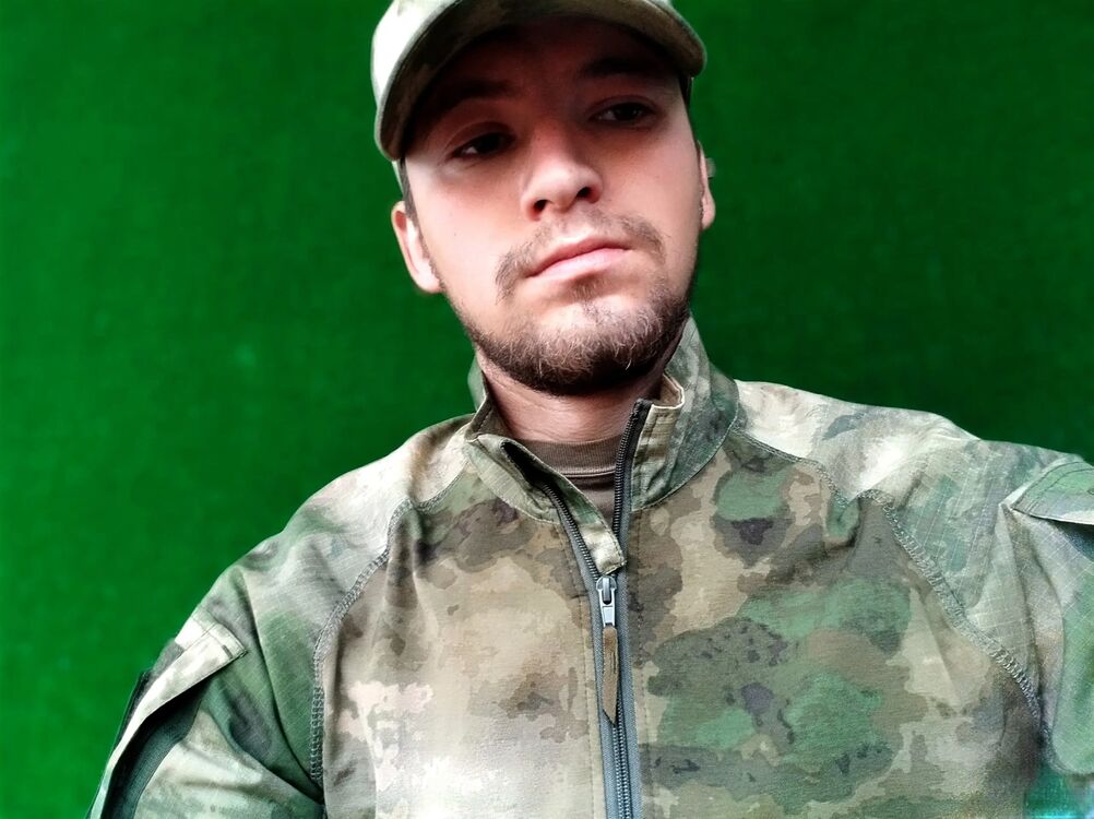  ,   Ilya, 24 ,   ,   