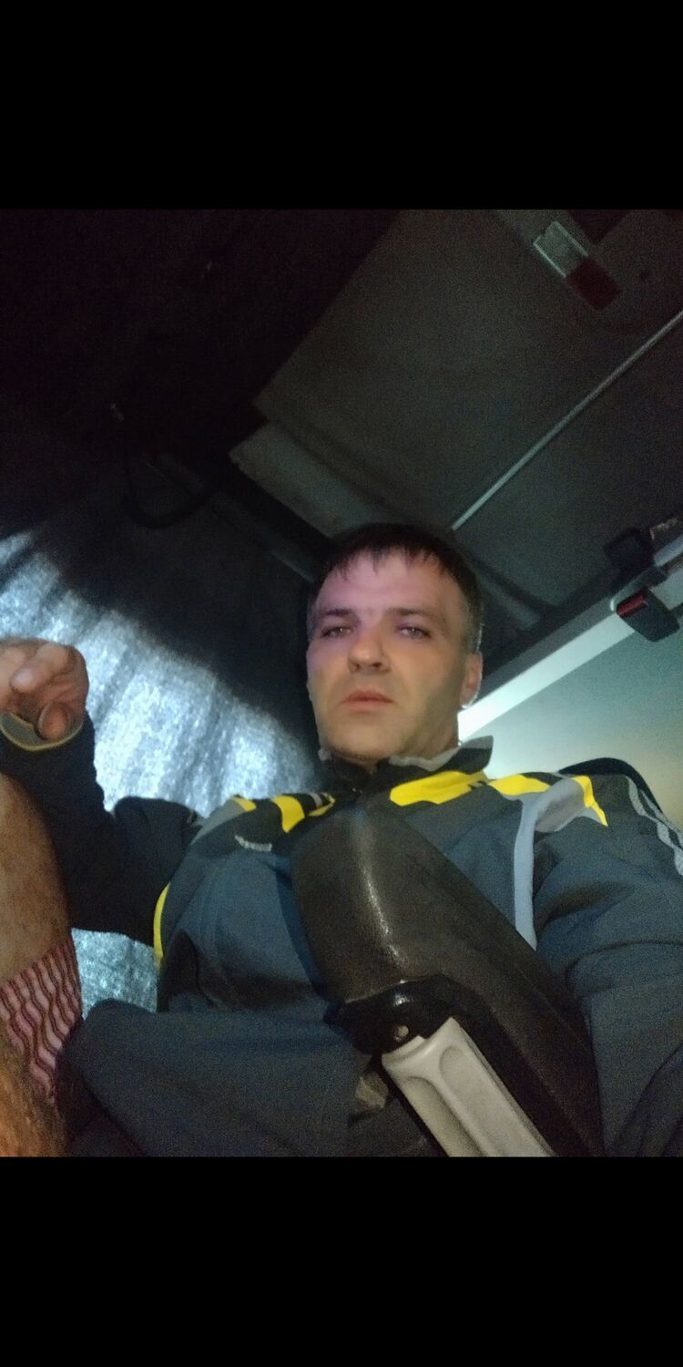 23432970  Ian, 39 ,    