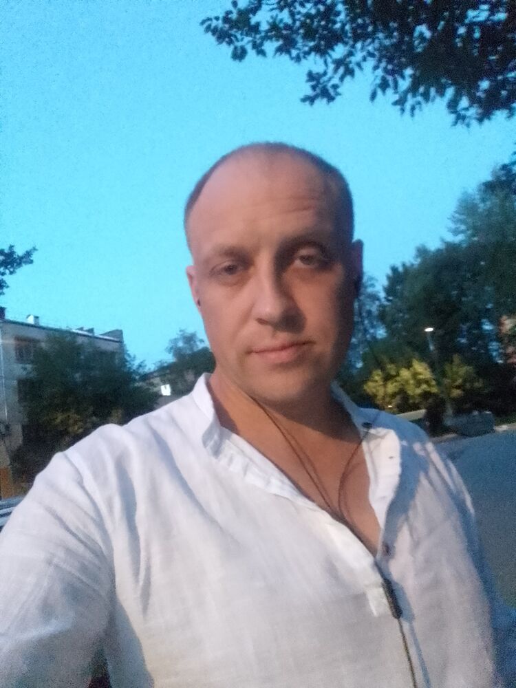  28326990  Ilya, 41 ,    