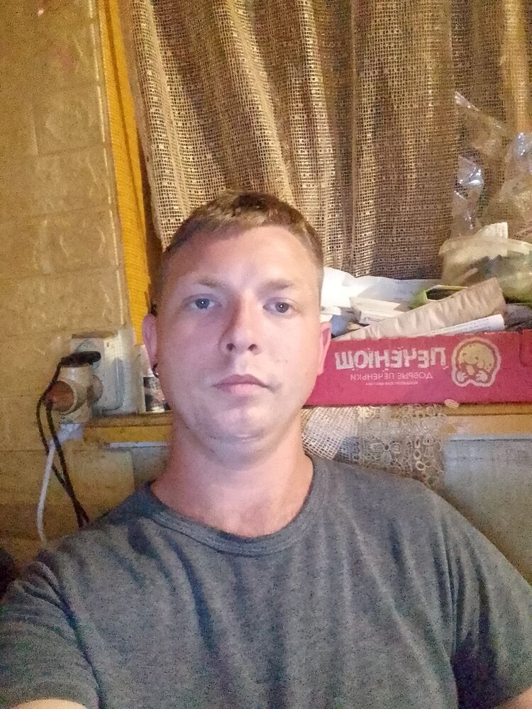  53045100  Ilya, 24 ,    