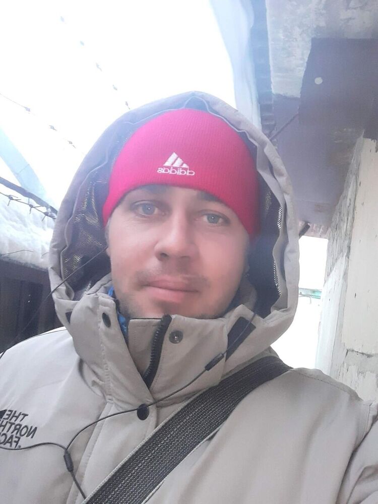  ,   Sergey, 31 ,   