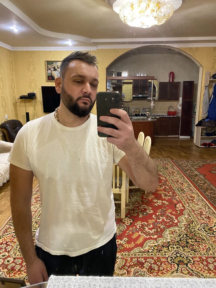  44815140  Ivan, 37 ,    