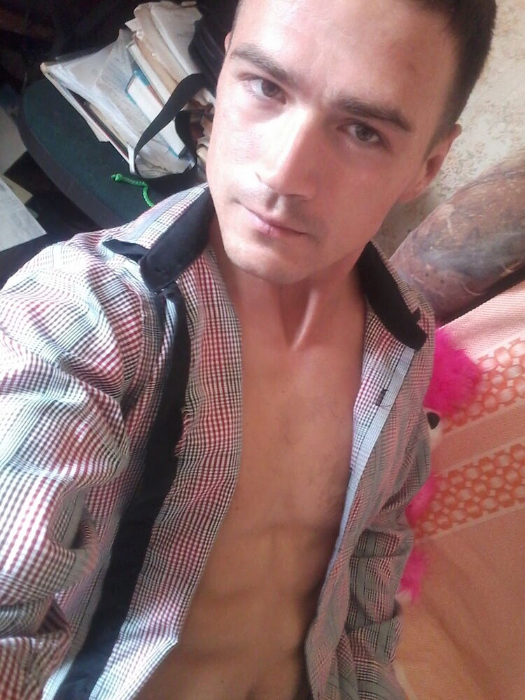  9811430  Sergei, 37 ,    
