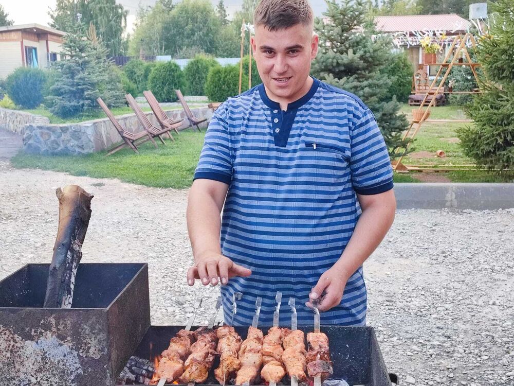  38037370  Nikolay, 29 ,    