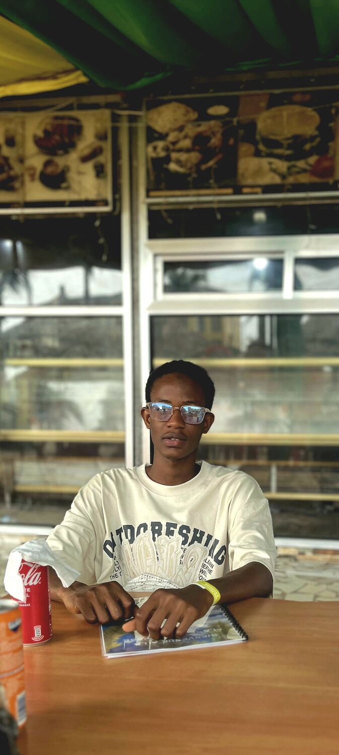  54647490  Sergio, 21 ,    