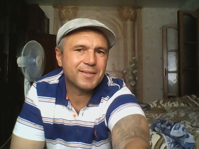  ,   Viktor, 50 ,   