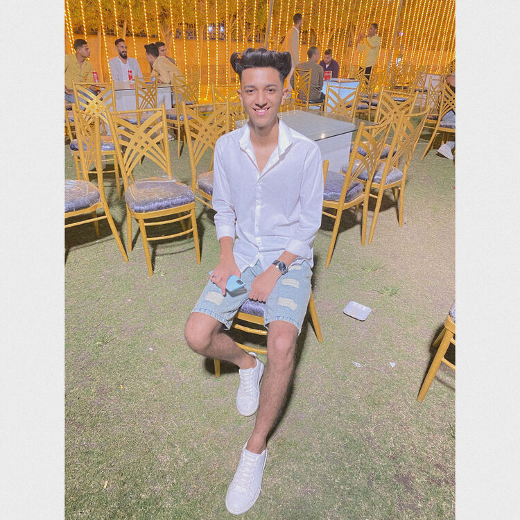  29357390  Ahmed Mosa, 21 ,    