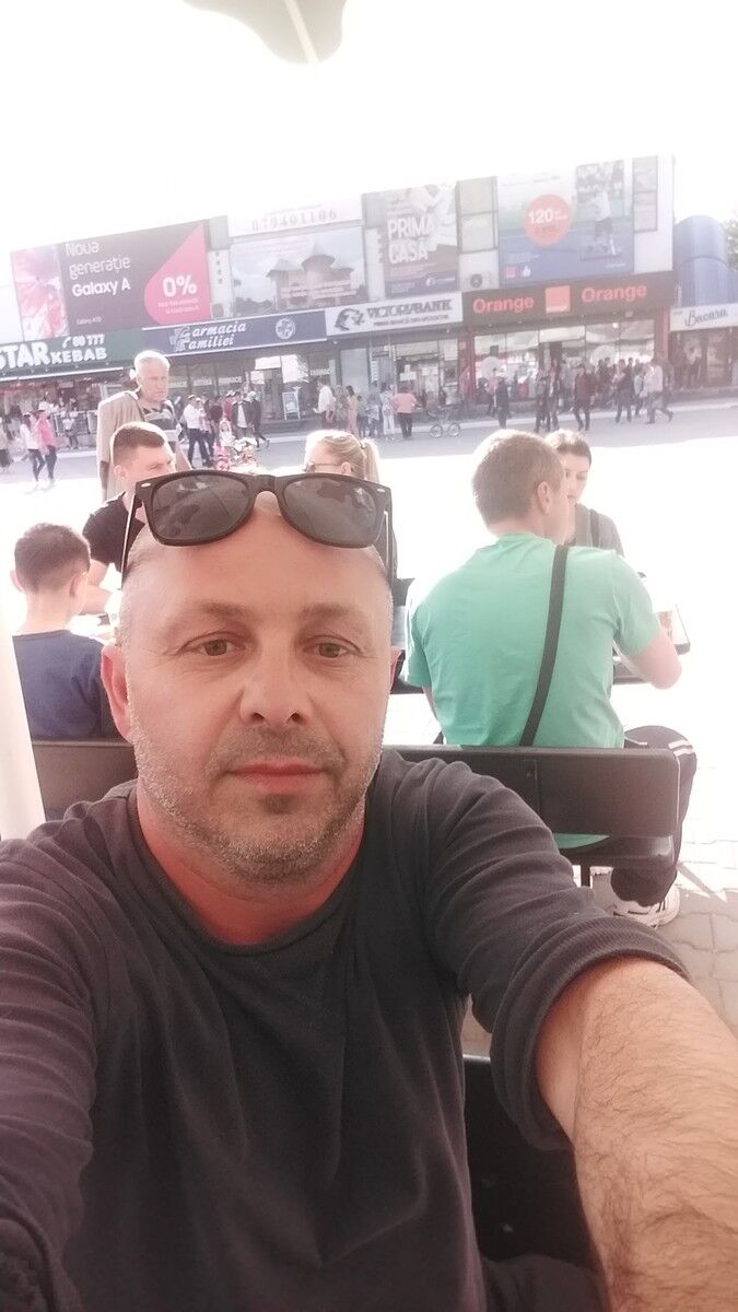  ,   Anatolii, 44 ,   ,   , c 