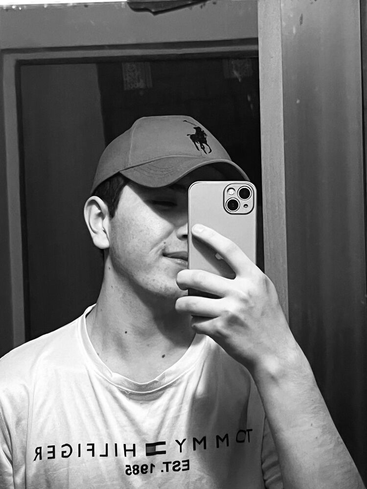  43572260  Diyorbek, 20 ,    -