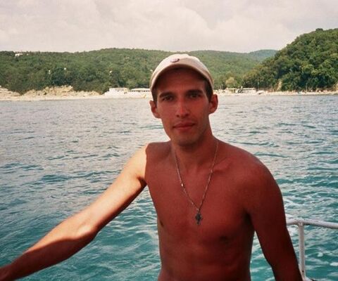  ,   Alex, 39 ,   