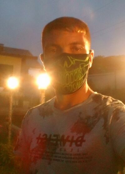  ,   Viktor, 39 ,   c 